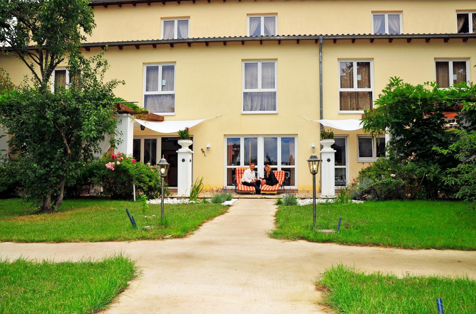 Mediterran Hotel Juwel Karlstein am Main Esterno foto